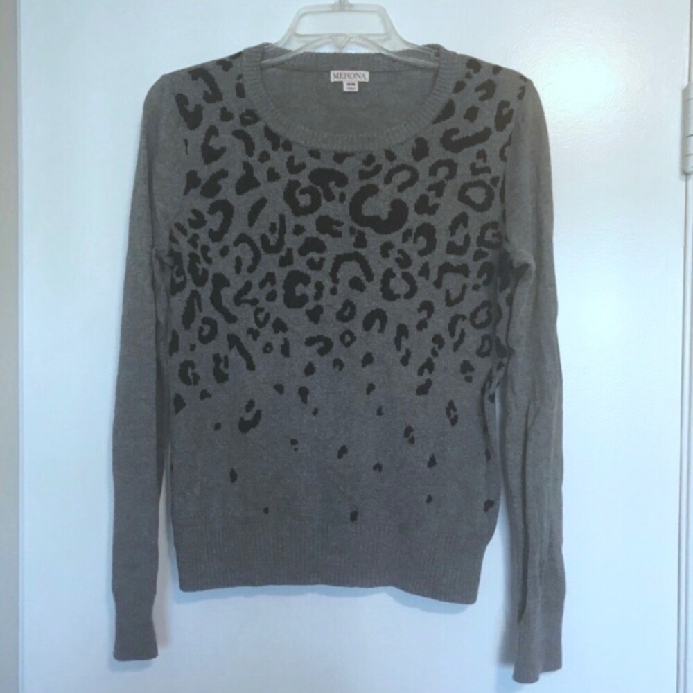 Merona grey leopard print sweater, Medium
